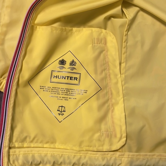 HUNTER Lightweight Packable Jacket - Picture 7 of 9